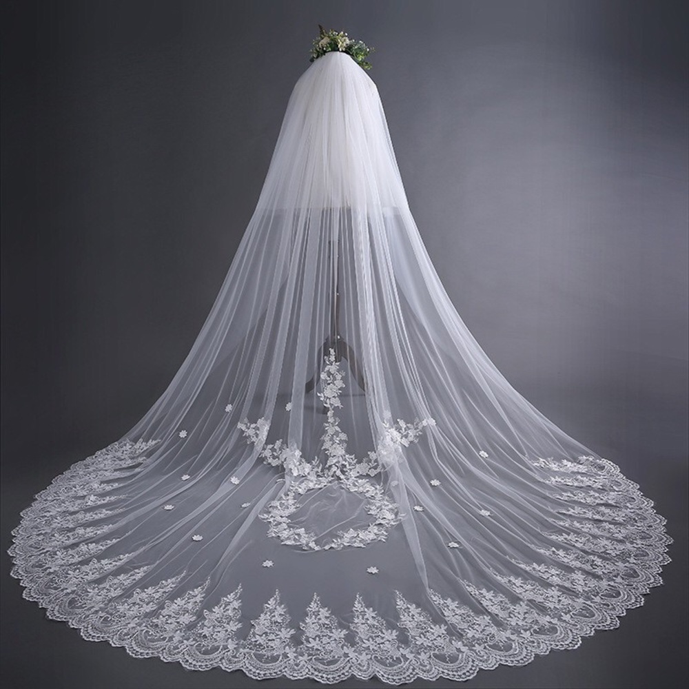 Chapel-Length White Lace Edge Wedding Veil